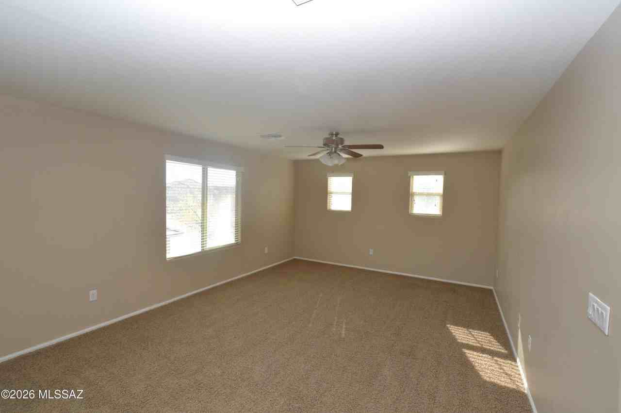 10439 S Cutting Horse Dr - Photo 7 of 16