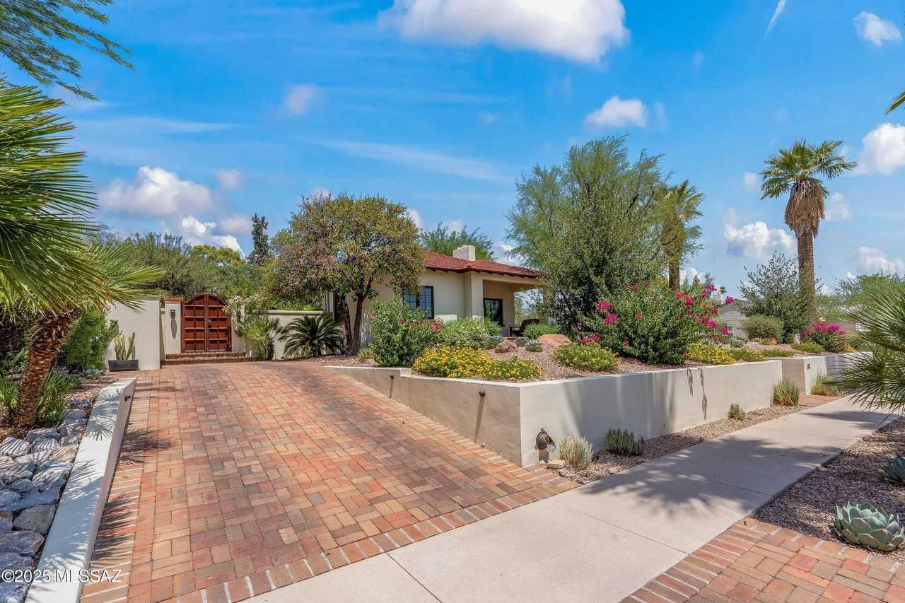 2149 E 4th St - Photo 7 of 38