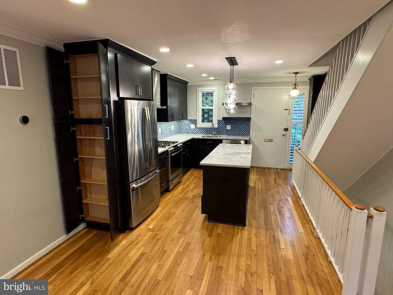 241 G St Sw Unit 118 #118 - Photo 5 of 37