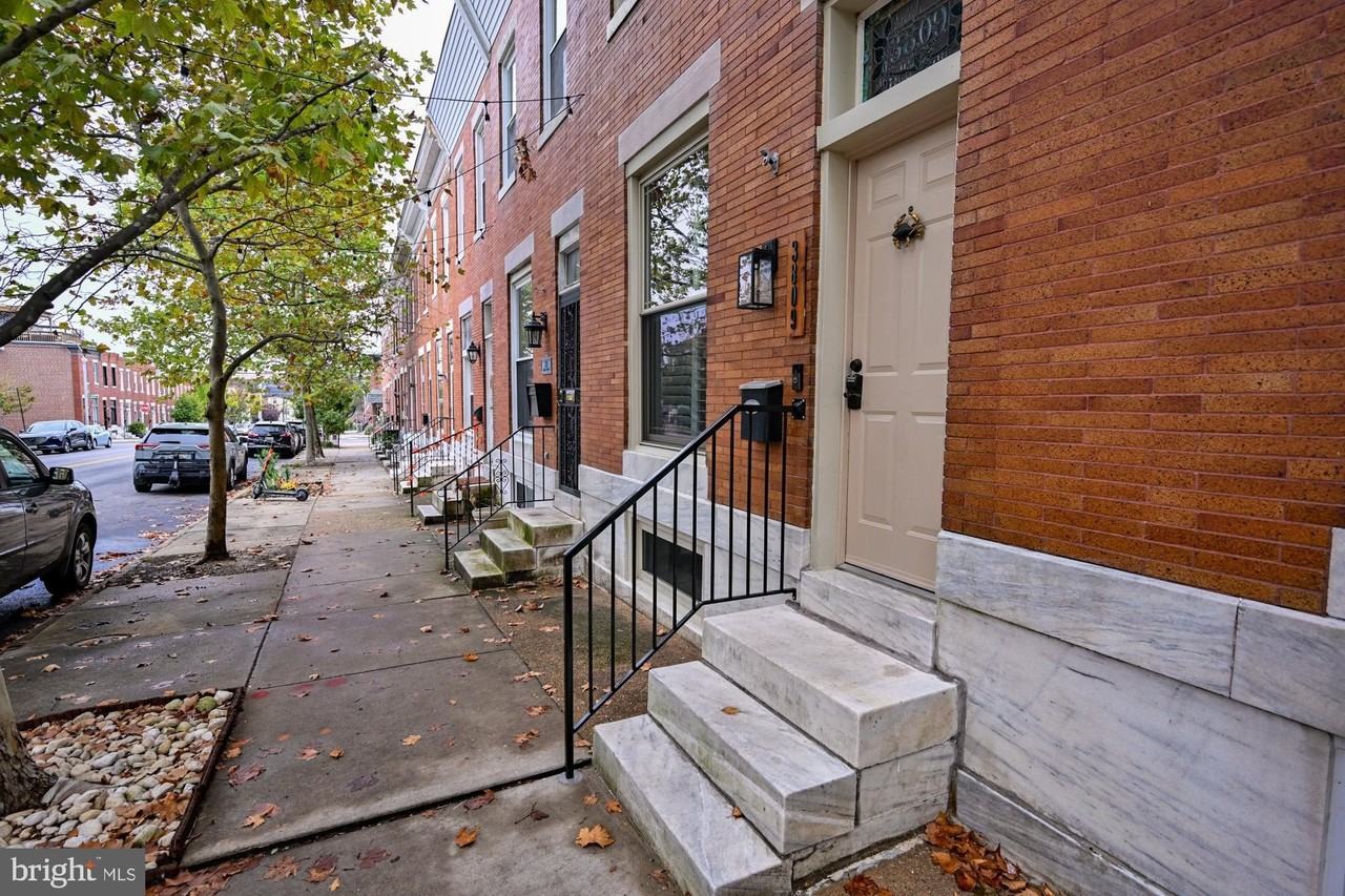 3809 Foster Ave - Photo 3 of 38