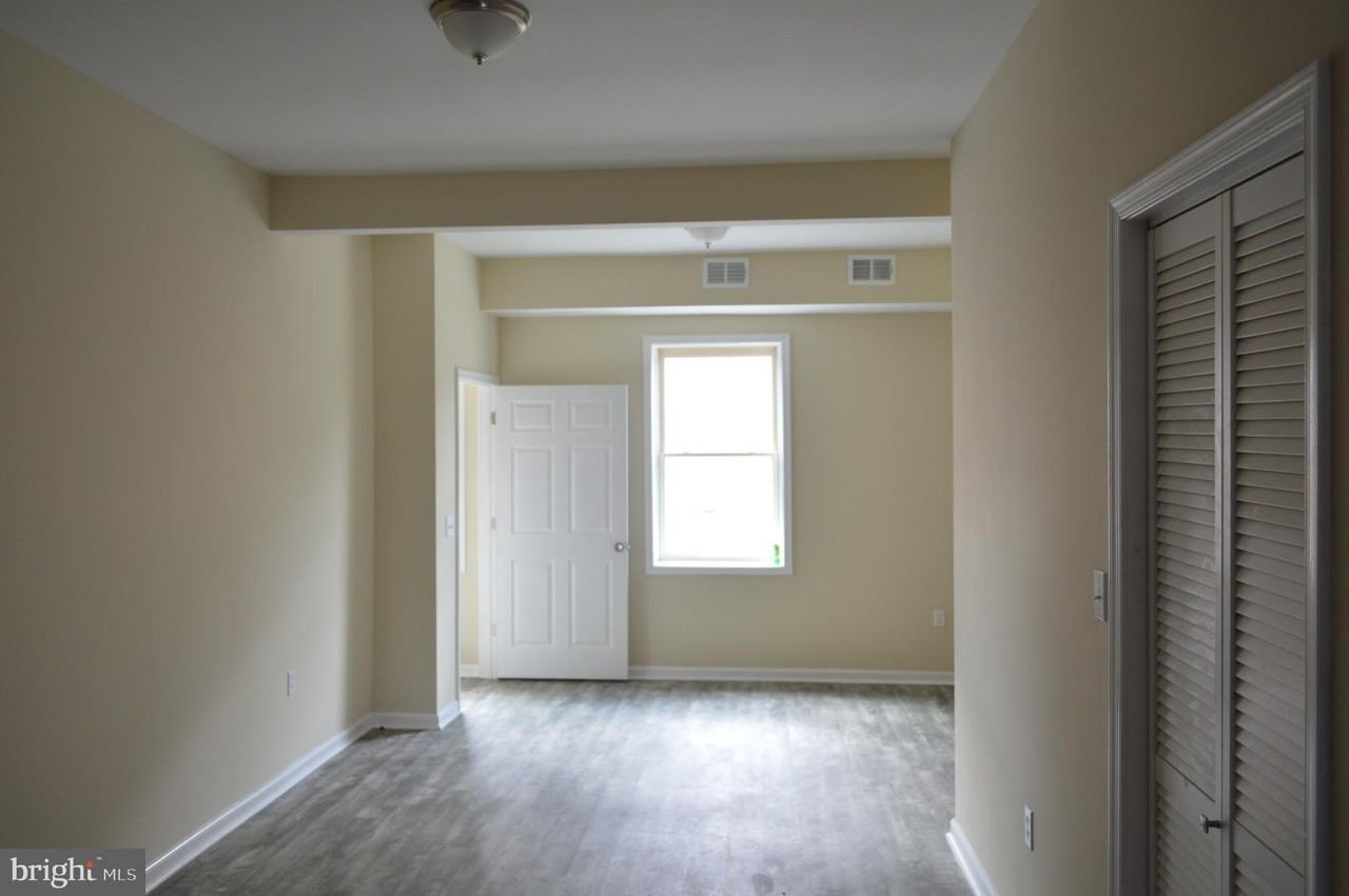 1646 E Pratt St #2 - Photo 3 of 9