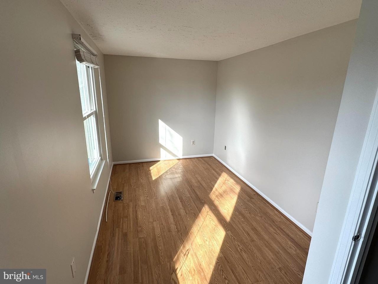 1318 Pear Tree Ct - Photo 7 of 9