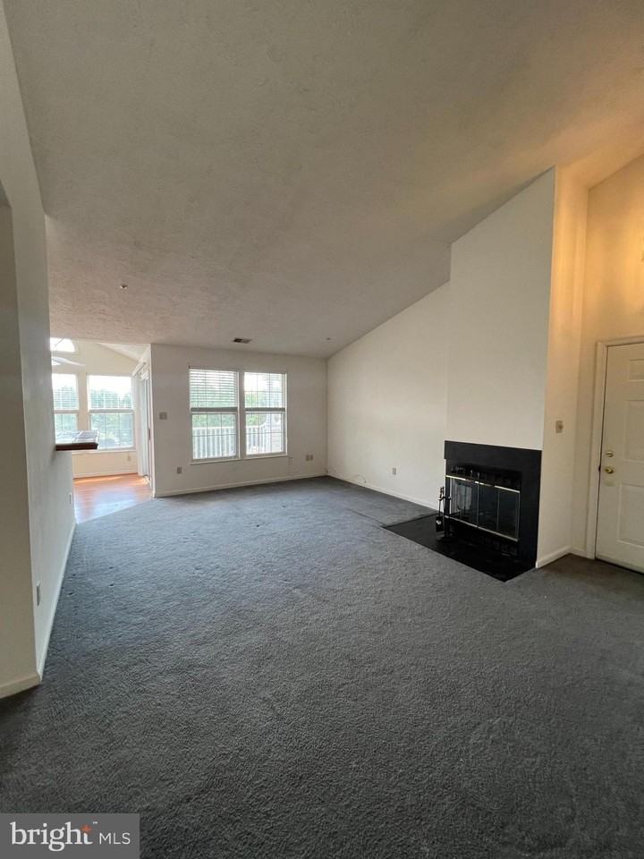 5660 Wade Ct Apt M #M - Photo 4 of 21