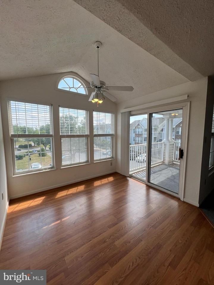 5660 Wade Ct Apt M #M - Photo 6 of 21