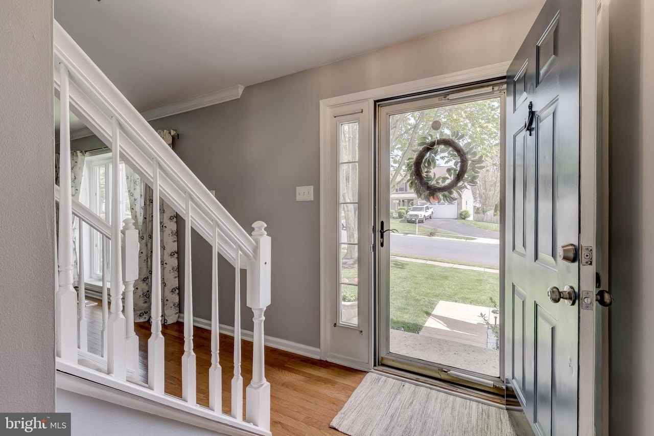 583 Henderson Rd - Photo 3 of 48