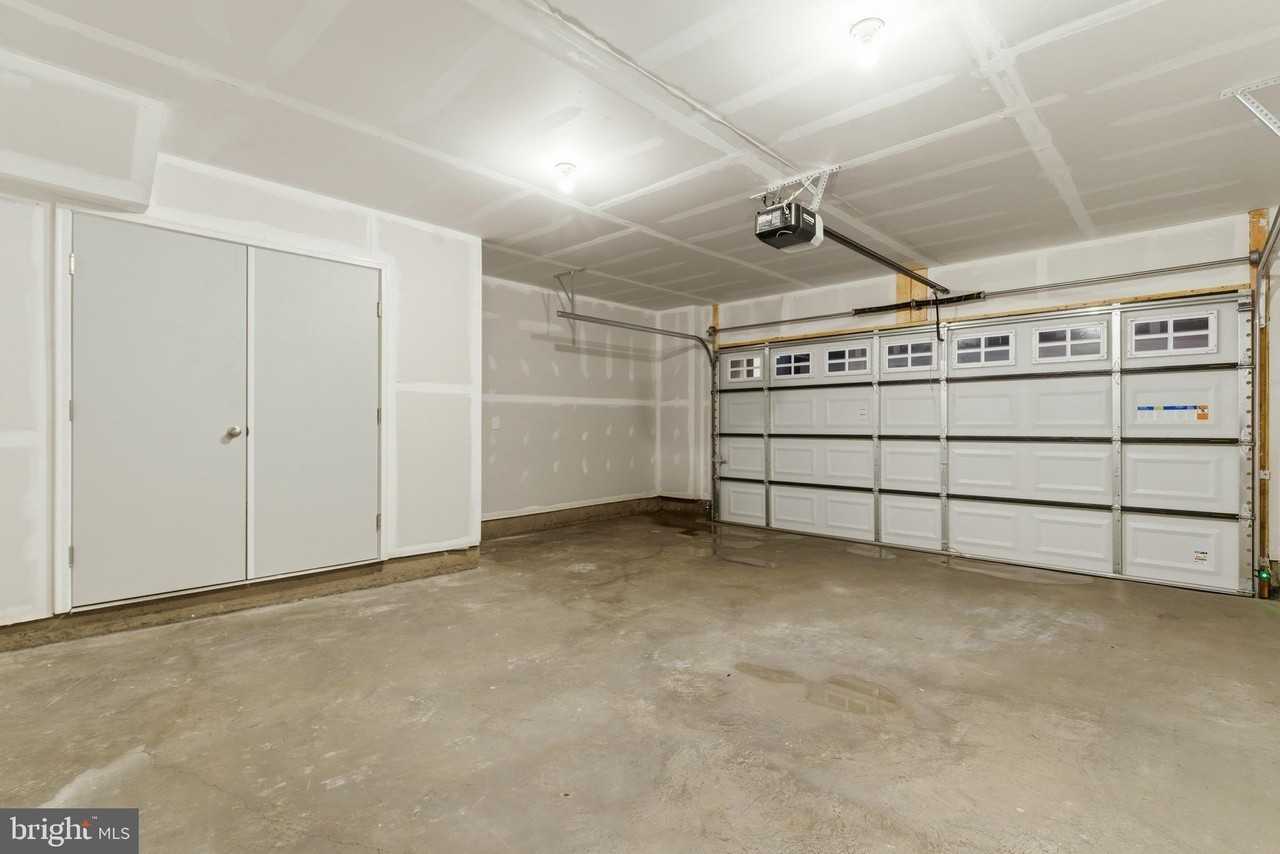 10632 Meridian Hill Way - Photo 6 of 34