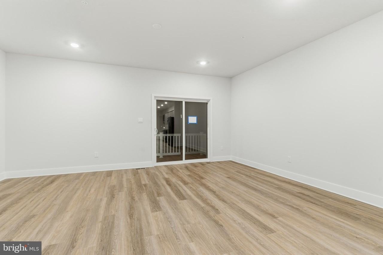 10632 Meridian Hill Way - Photo 7 of 34