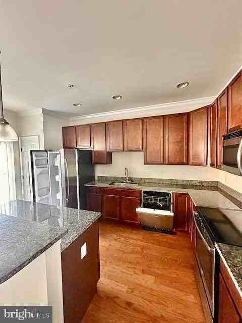 120 Anthony Ln - Photo 4 of 16