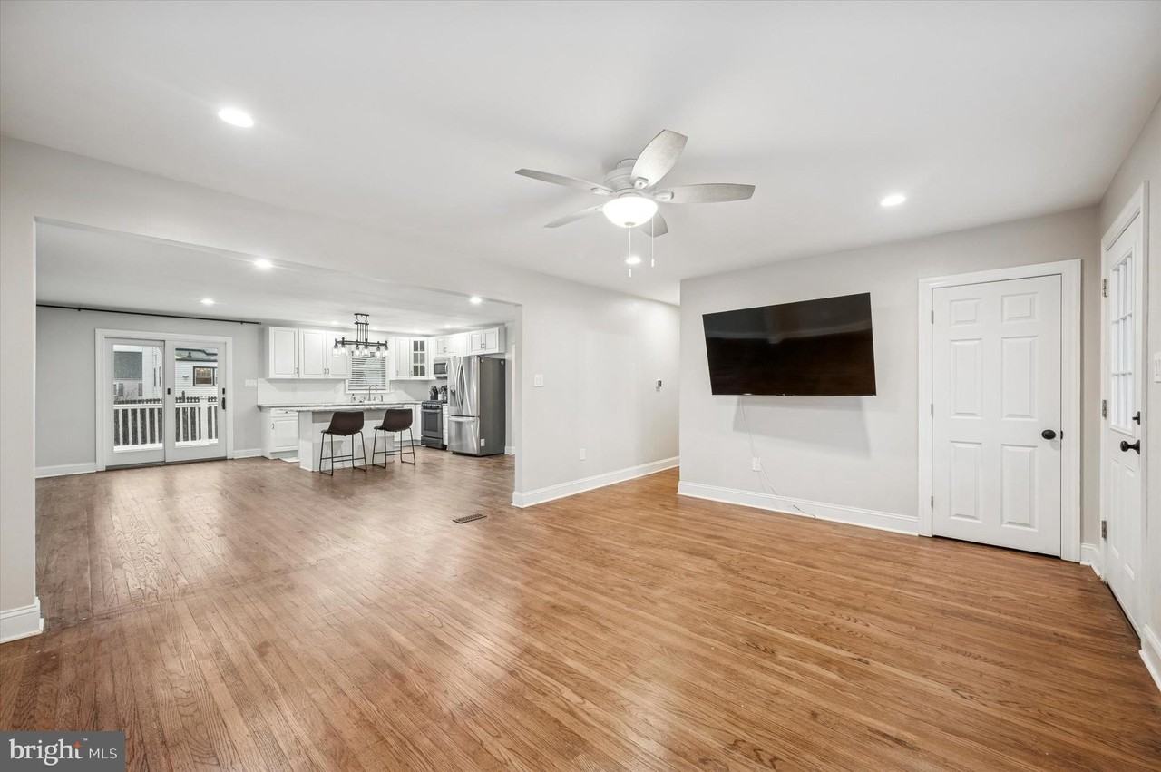 607 Jackson Ave - Photo 3 of 15