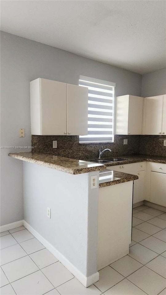 2715 Se 15th Pl #156 - Photo 2 of 8