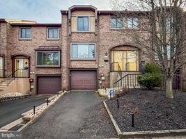 featured image of 3253 Durham Pl