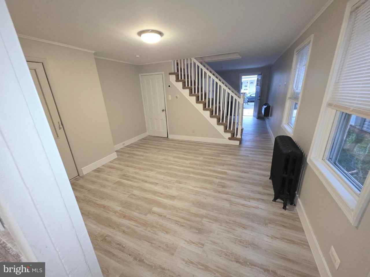 624 Spruce St - Photo 2 of 10