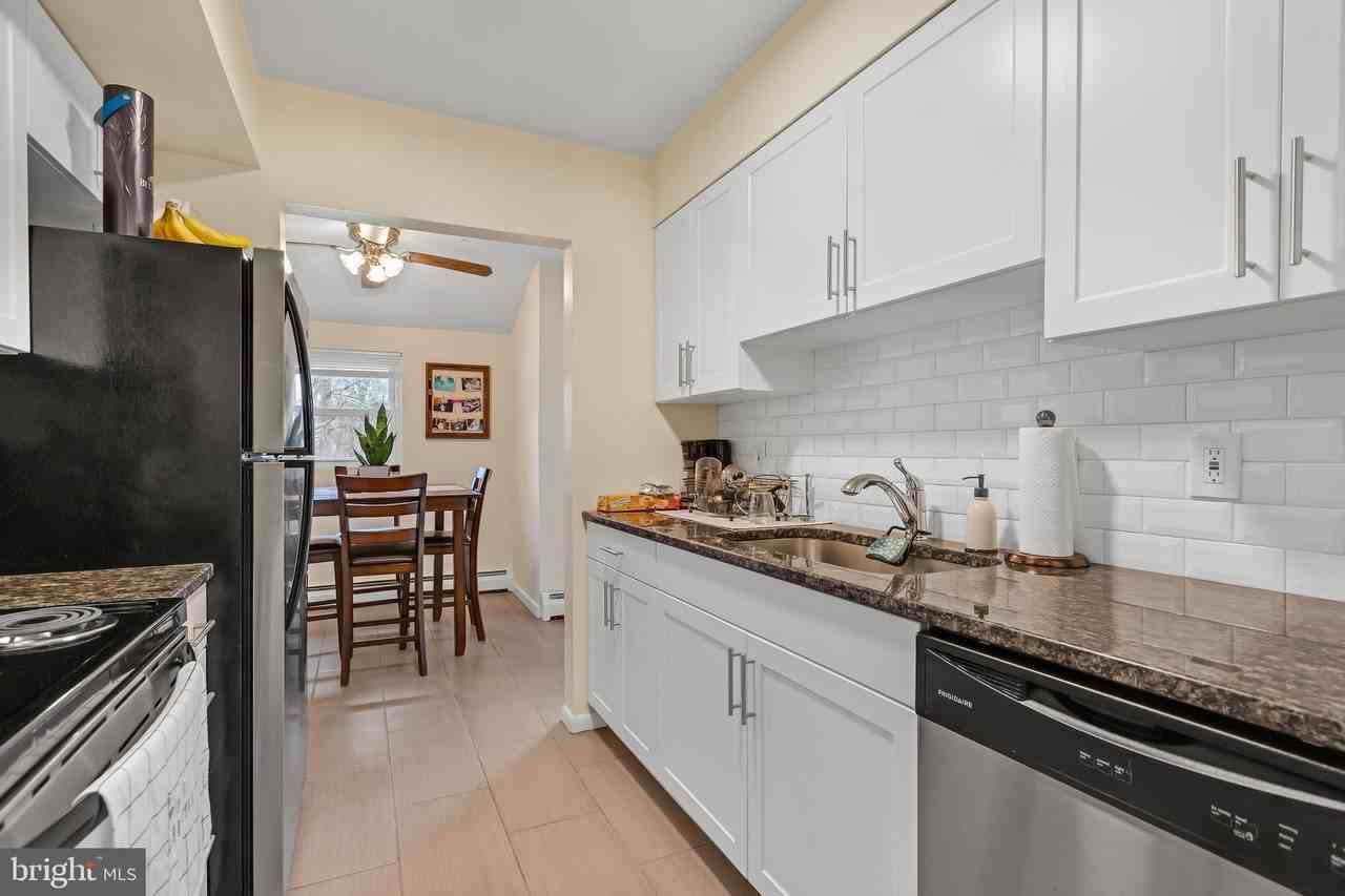 200 Spruce St Apt C11 #C11 - Photo 3 of 9