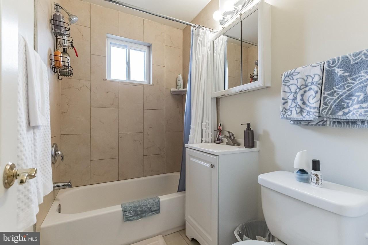 200 Spruce St Apt C11 #C11 - Photo 6 of 9