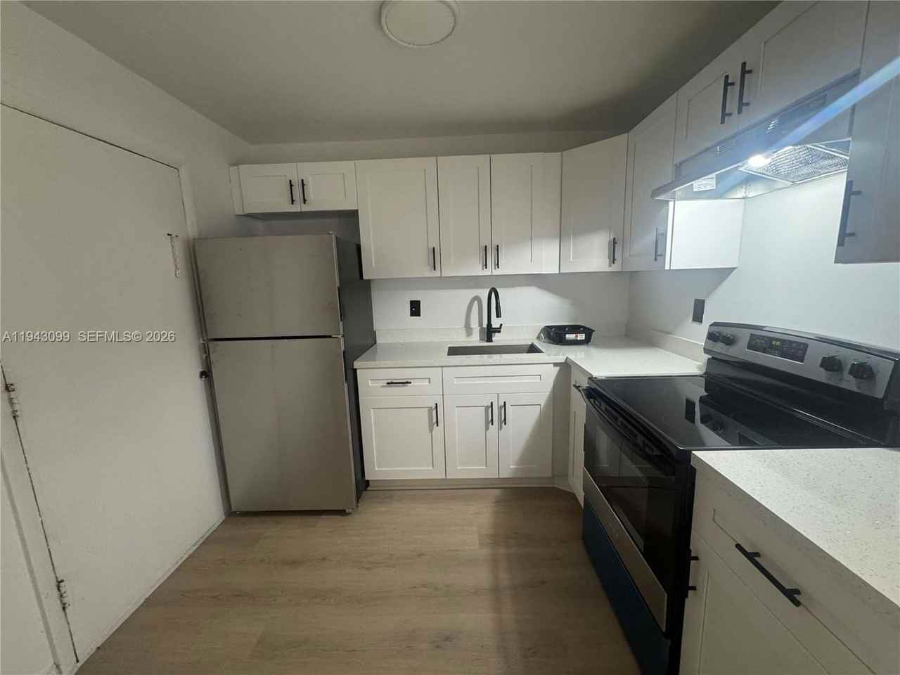 12215 W Dixie Hwy #106 - Photo 2 of 8