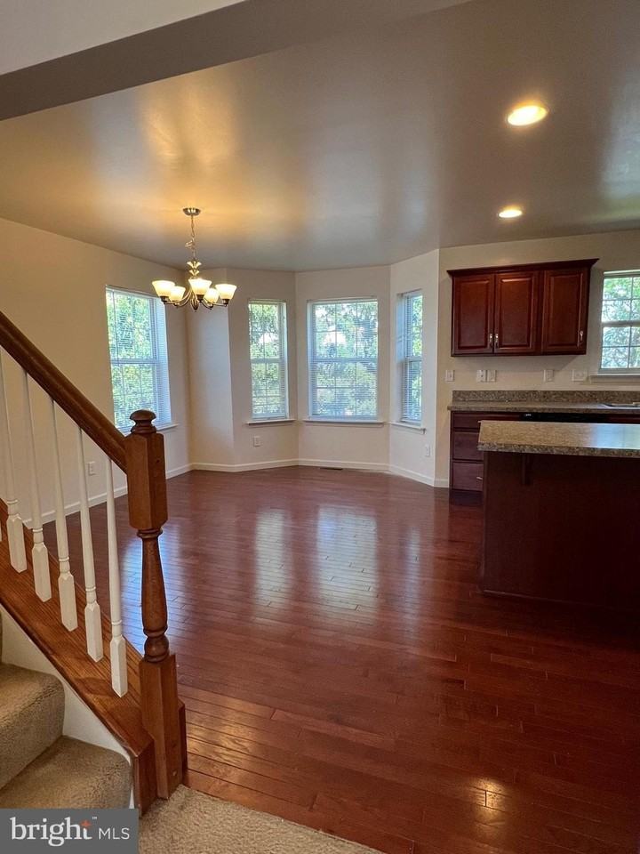 6426 Creekbend Dr - Photo 6 of 20