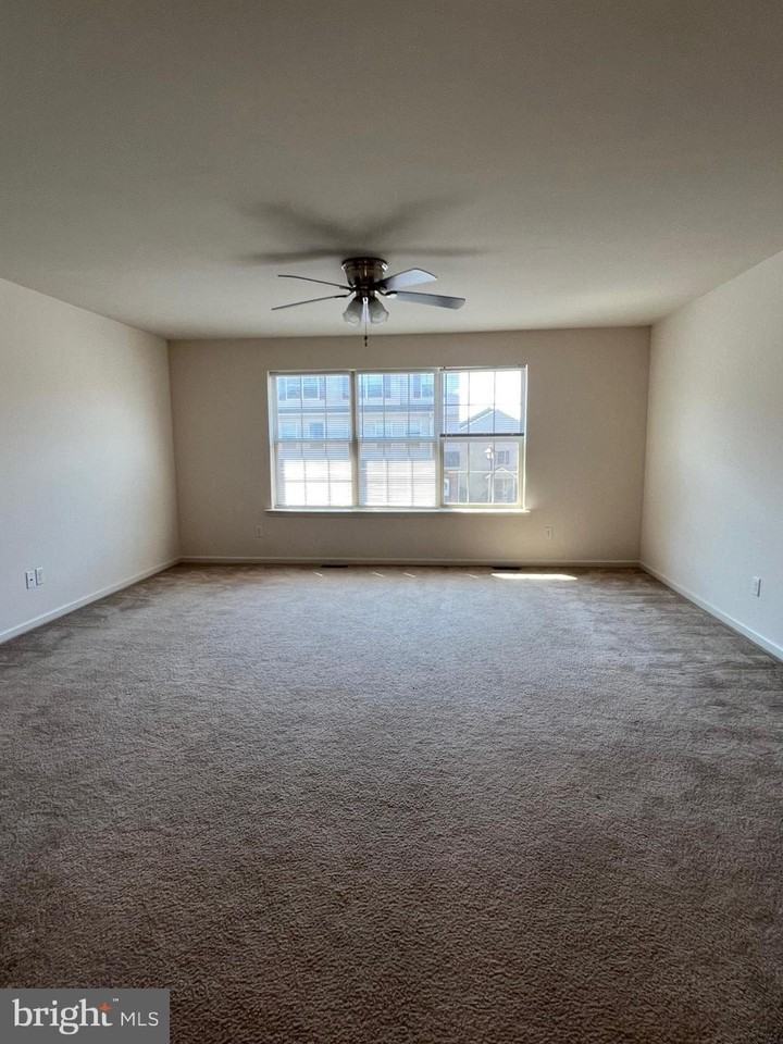 6426 Creekbend Dr - Photo 7 of 20