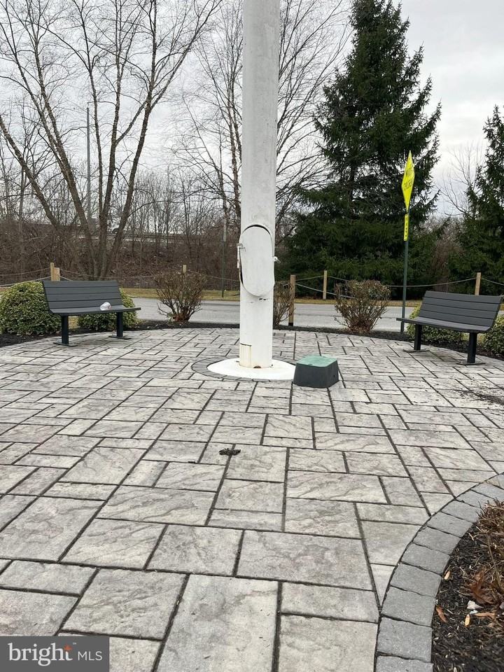 18 Madison Way - Photo 2 of 10