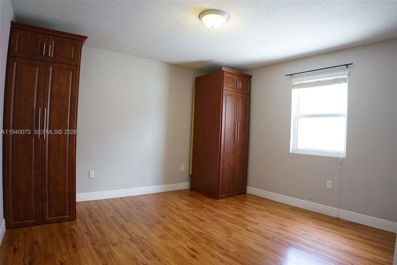 20301 Sw 118th Ave #1 - Photo 7 of 8