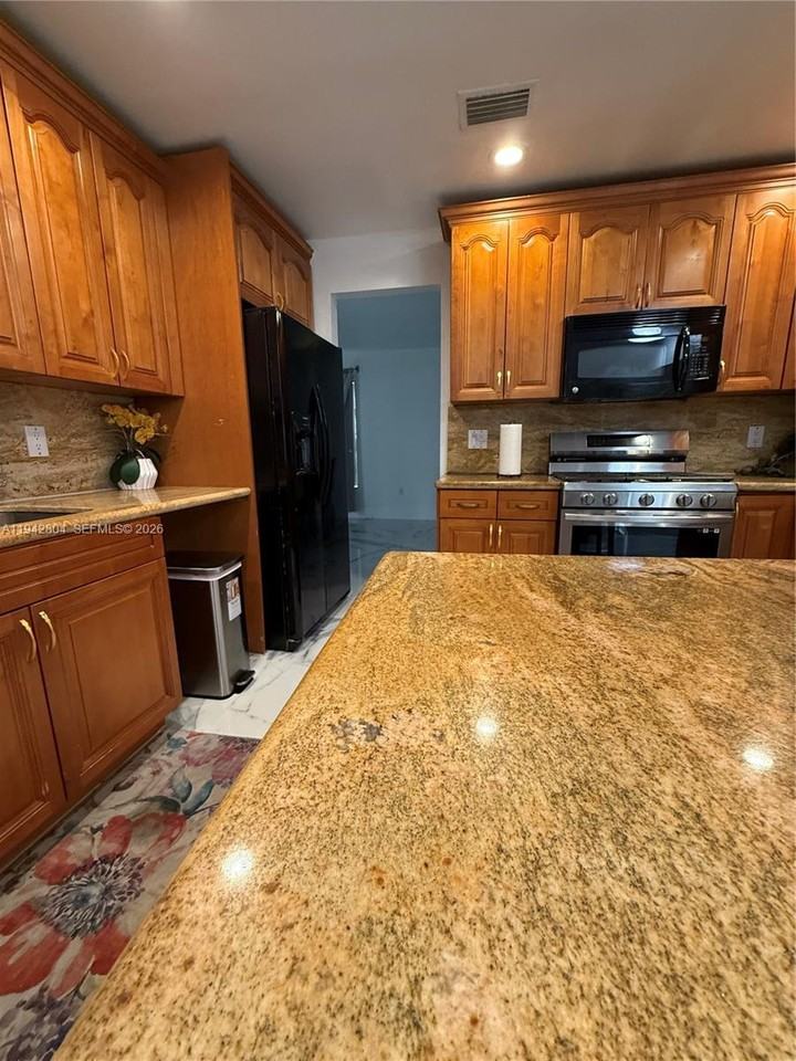 1450 Nw 129th Ave - Photo 7 of 8