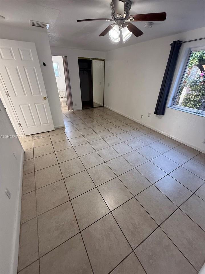 351 E 17th St - Photo 2 of 8