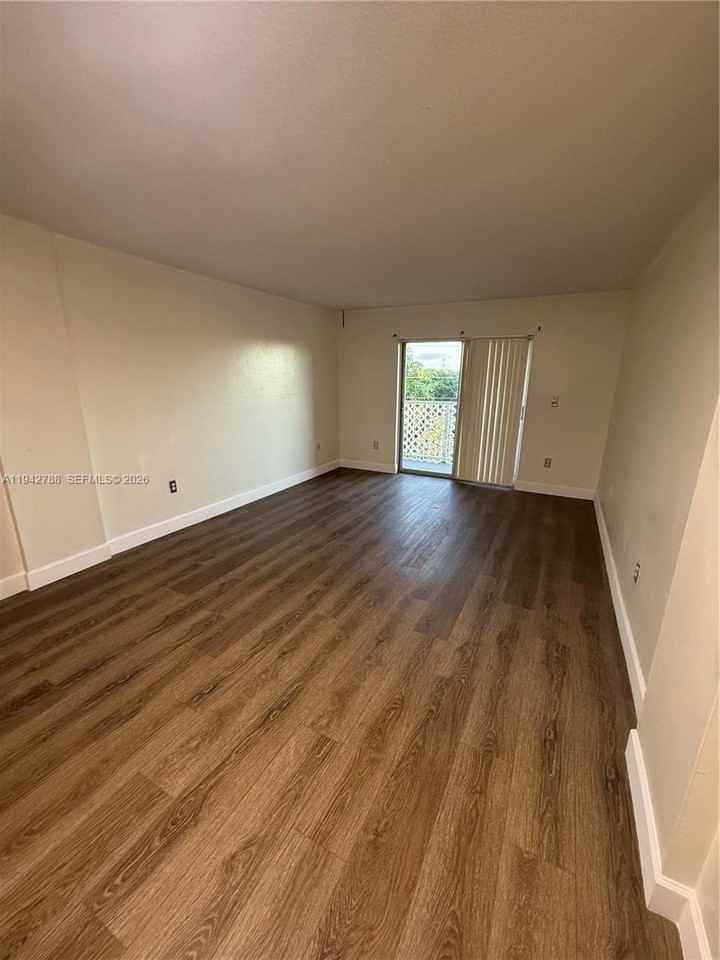 1085 W 68th St #309 - Photo 2 of 8