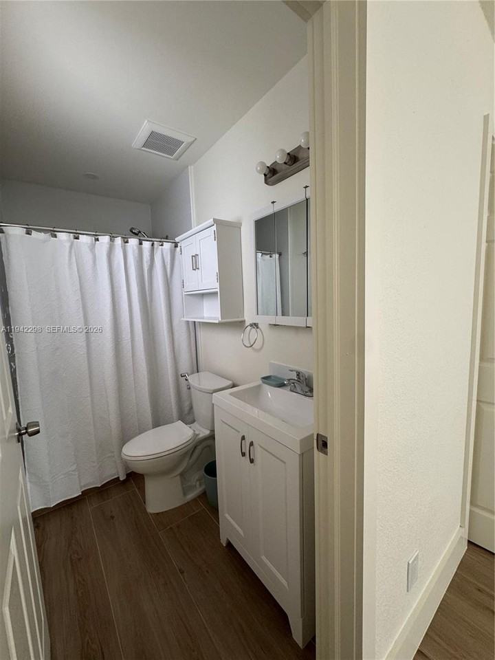 1810 Sw 93rd Ct - Photo 6 of 8