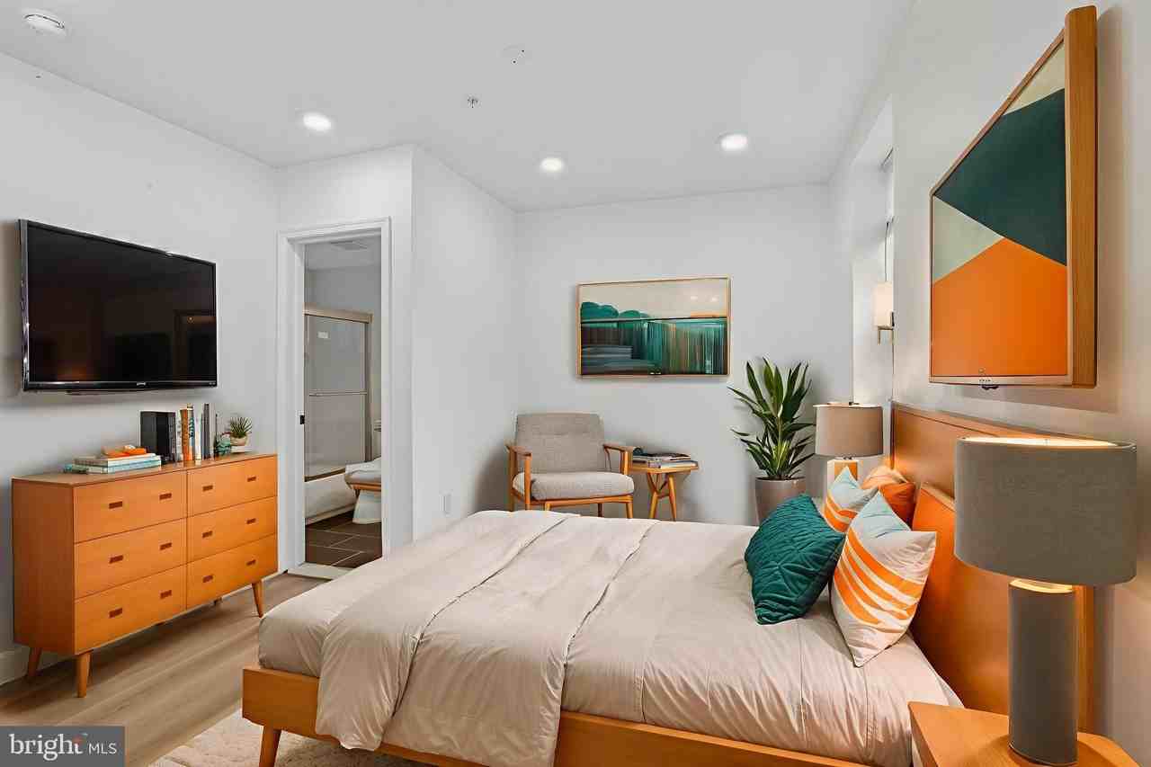 712 N American St Unit 2 #2 - Photo 2 of 17