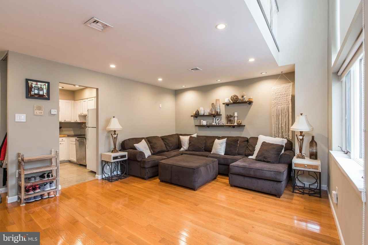 1908 Rodman St Unit 2 #2 - Photo 3 of 23