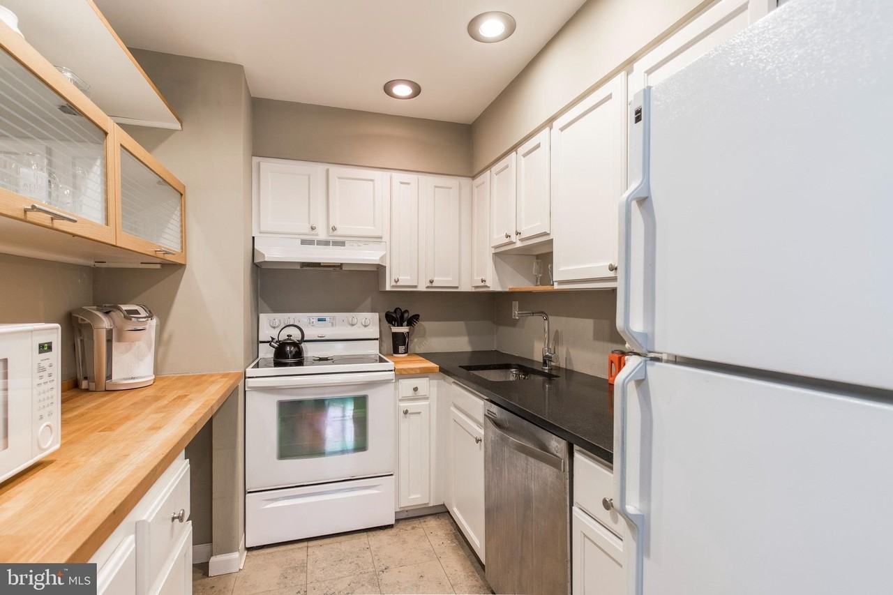 1908 Rodman St Unit 2 #2 - Photo 4 of 23