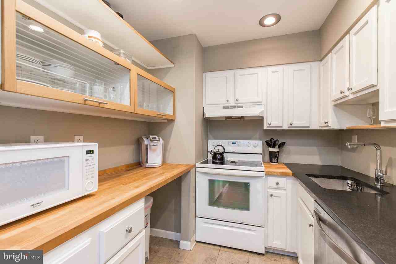 1908 Rodman St Unit 2 #2 - Photo 5 of 23