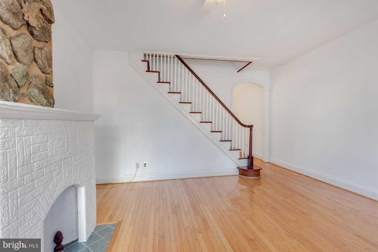 2541 Coral St - Photo 5 of 32