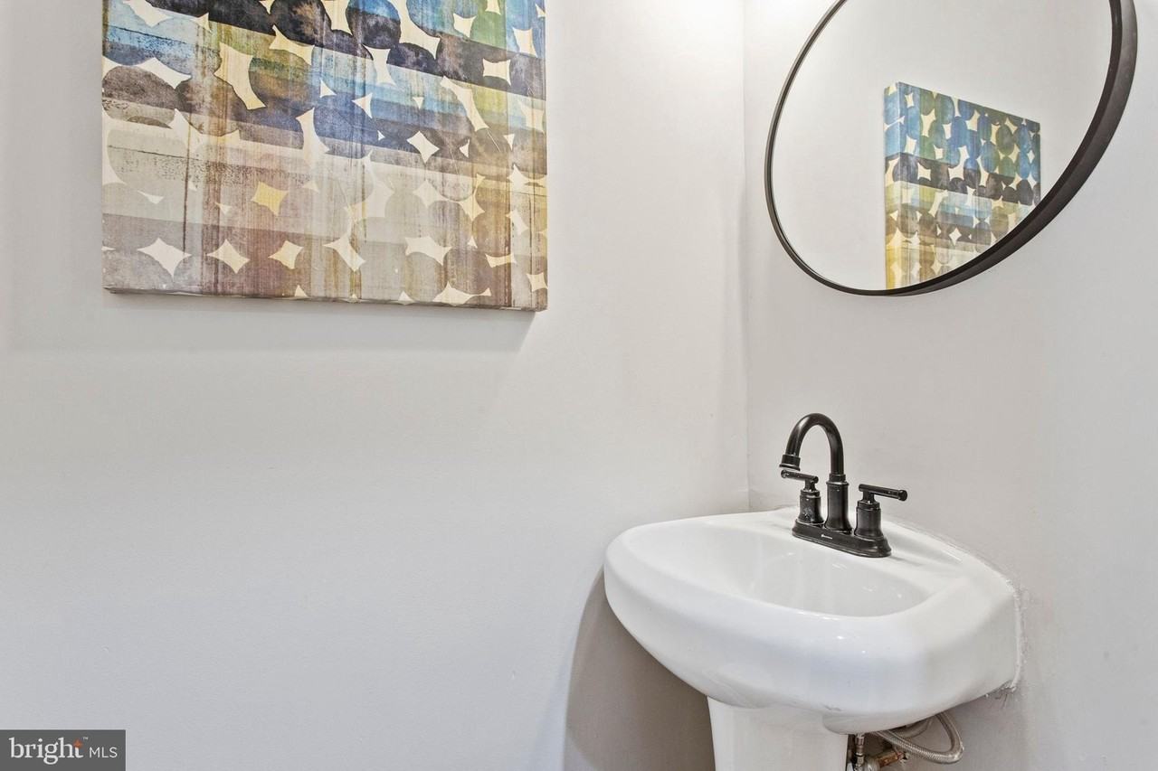 602 Fernon St - Photo 6 of 17