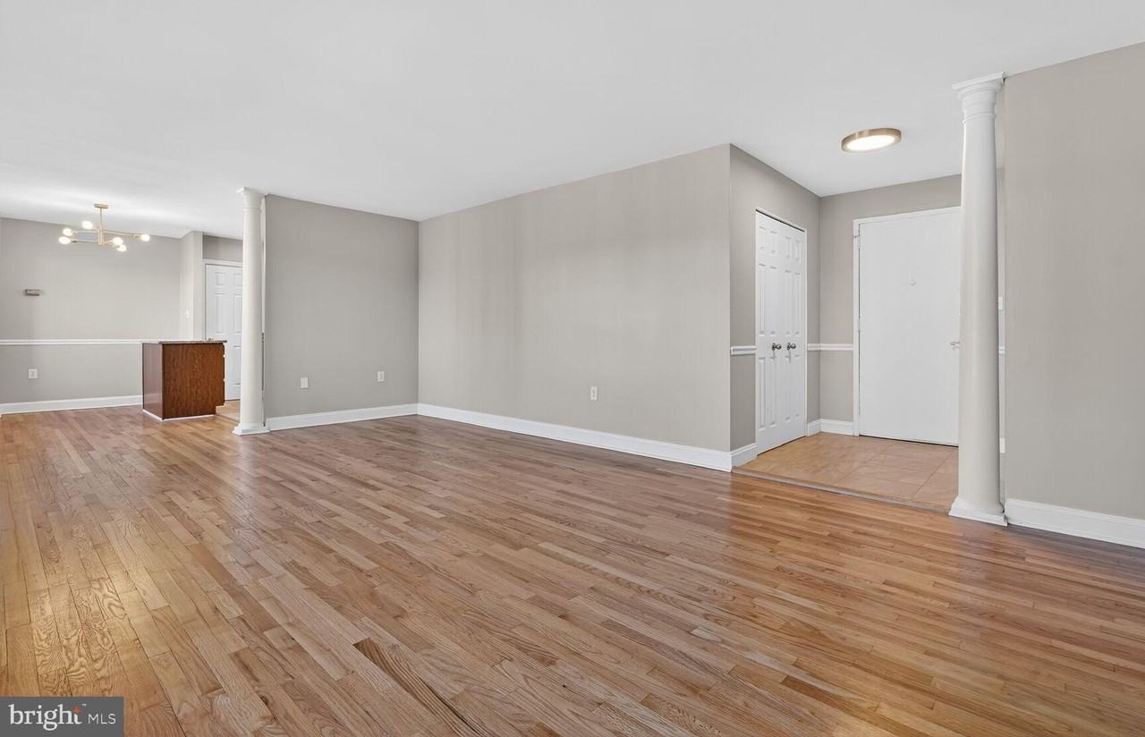 1200 S Arlington Ridge Rd Apt 504 #504 - Photo 3 of 15