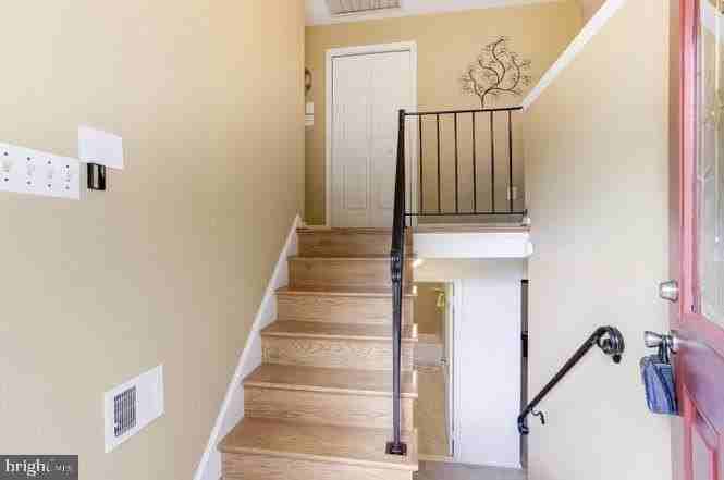 7893 Godolphin Dr - Photo 2 of 25