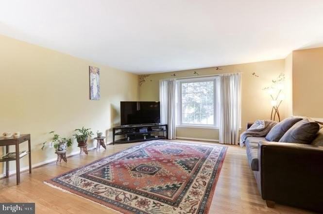 7893 Godolphin Dr - Photo 4 of 25