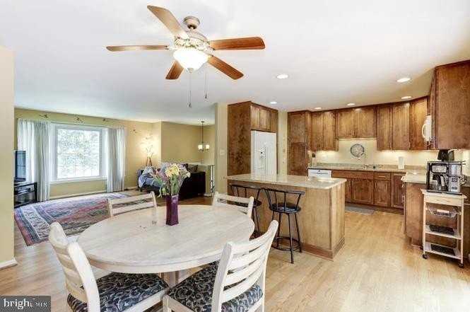 7893 Godolphin Dr - Photo 7 of 25