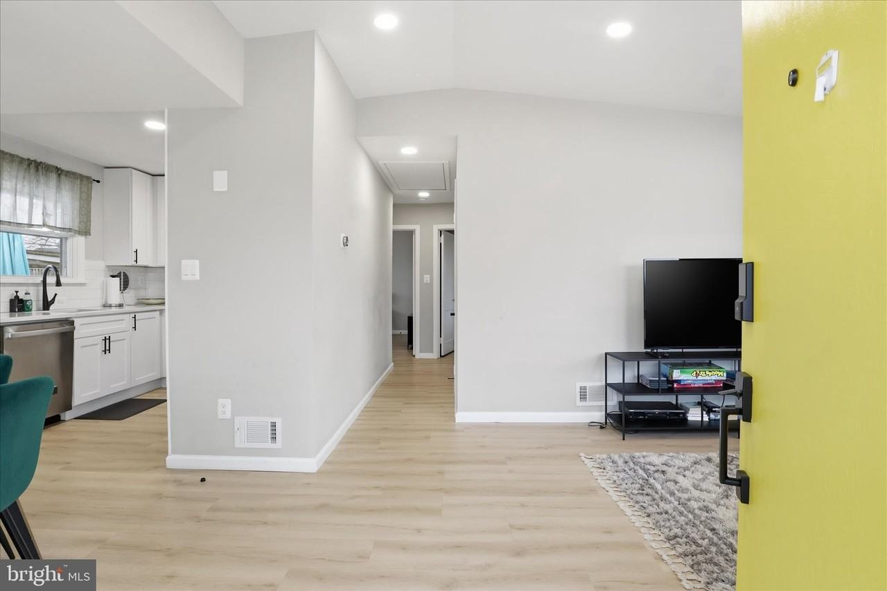 3022 Jonothan Pl - Photo 3 of 28