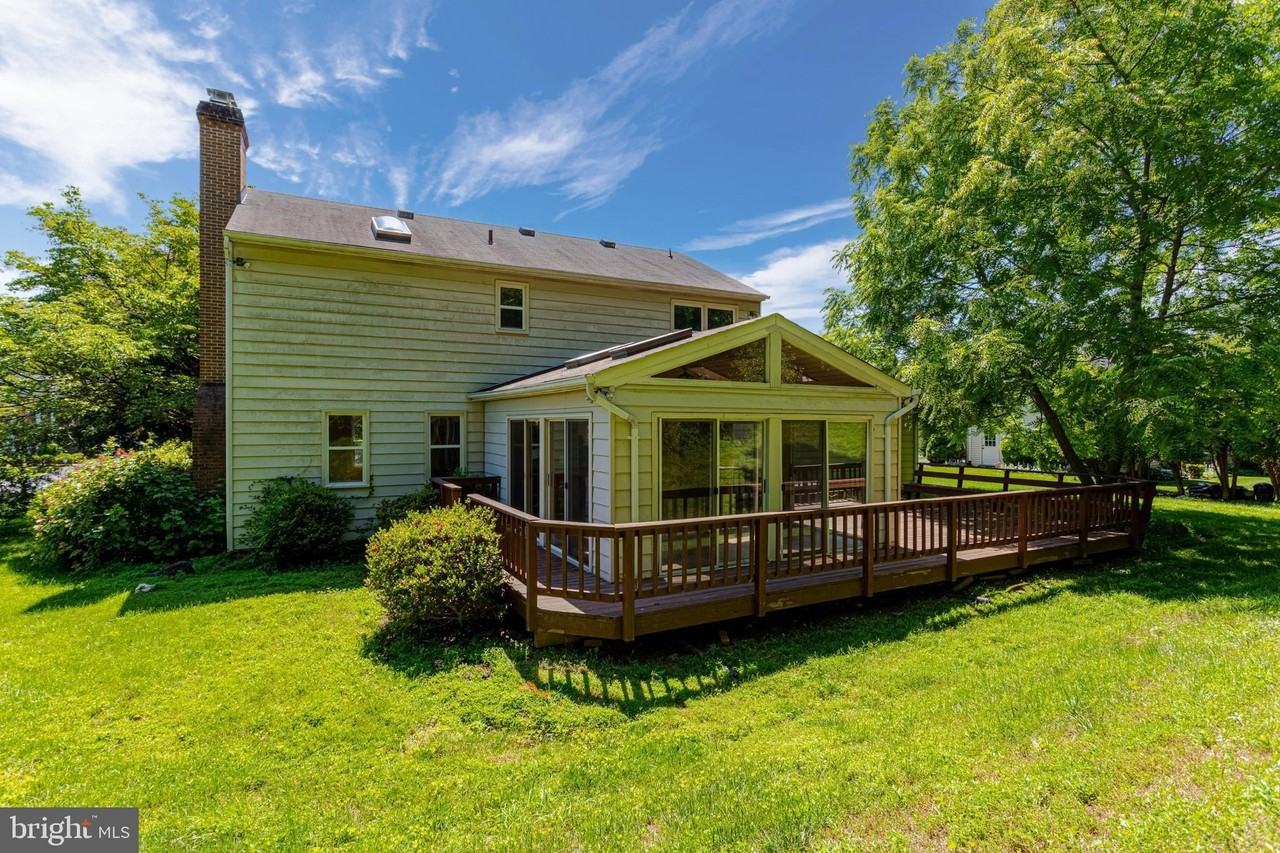 11778 Hollyview Dr - Photo 4 of 44