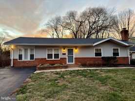 905 W Poplar Rd - Photo 1 of 1