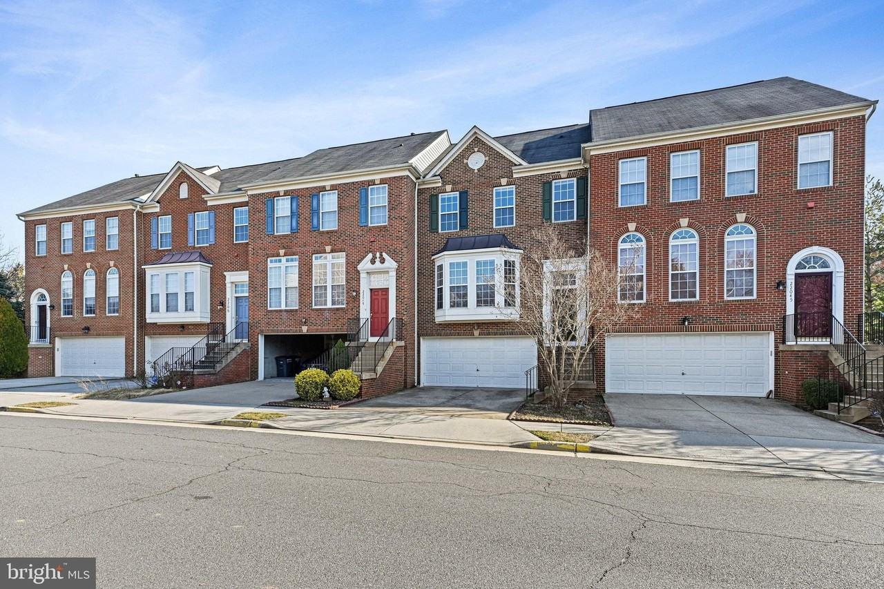 22047 Chelsy Paige Sq - Photo 3 of 43