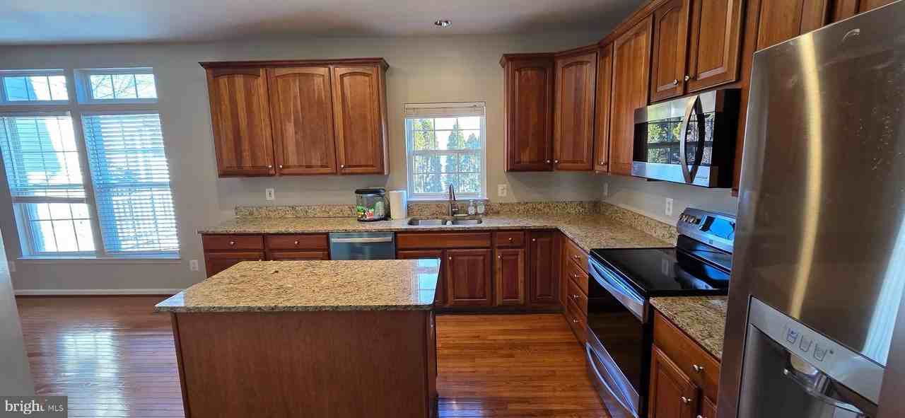 25366 Vacation Pl - Photo 5 of 50