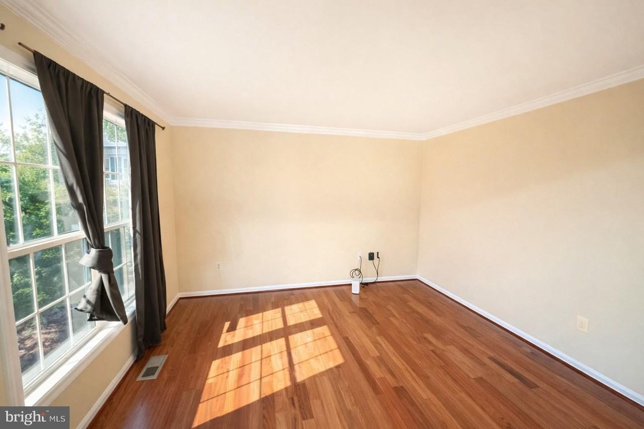 16 Taber Ct - Photo 2 of 20