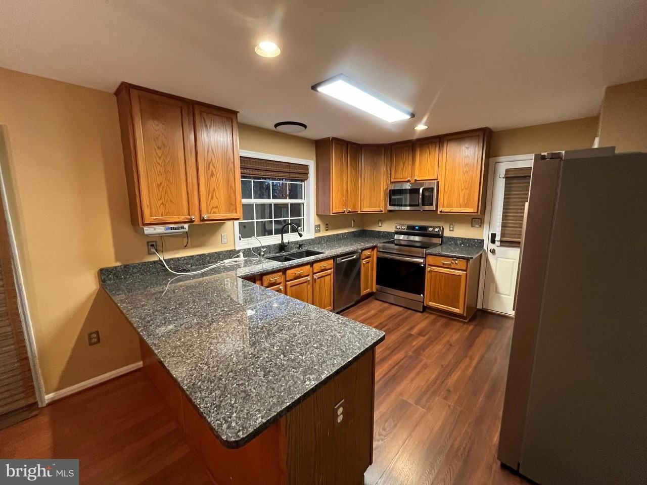 16 Taber Ct - Photo 6 of 20