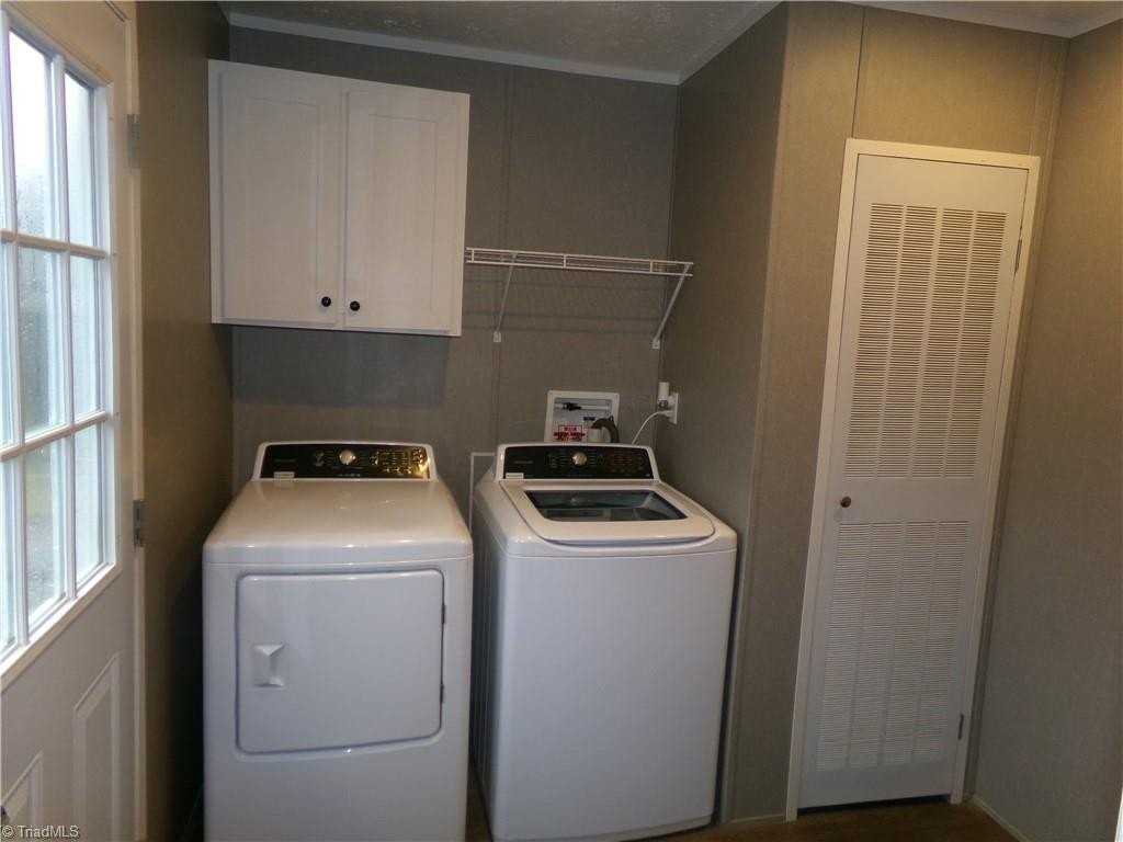 527 Sam Marion Rd - Photo 3 of 22