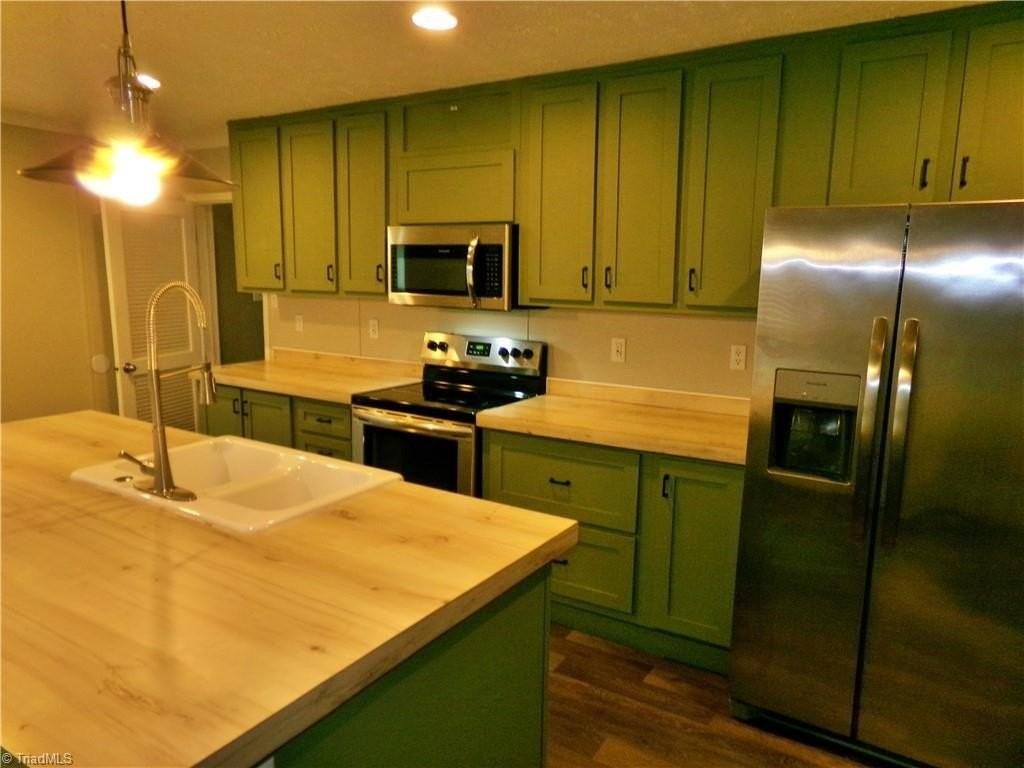 527 Sam Marion Rd - Photo 6 of 22