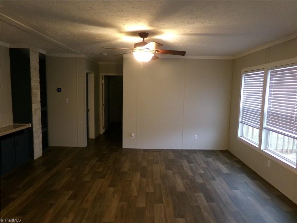 527 Sam Marion Rd - Photo 7 of 22