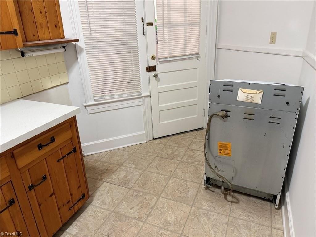 647 Irving St #2 - Photo 3 of 12