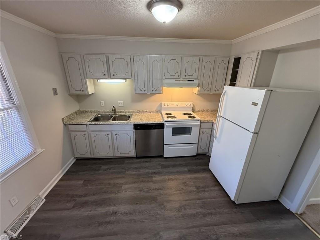 107 Westgate Cir #C - Photo 6 of 16