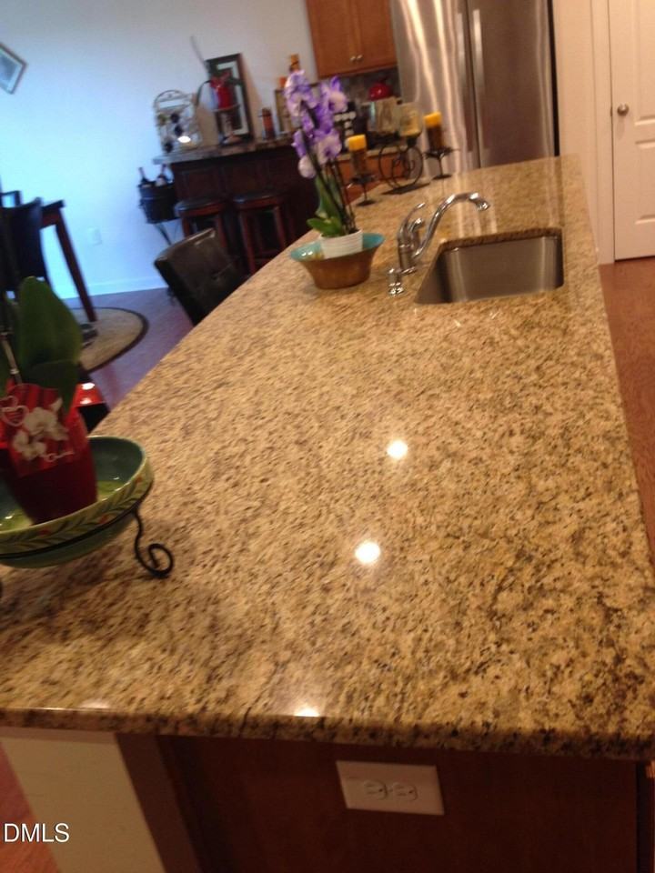 131 Alamosa Pl - Photo 4 of 26